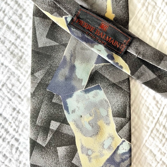 💕Host Pick💕- Vintage Pierre Balmain Couture 100% Silk Woven necktie - Picture 1 of 5